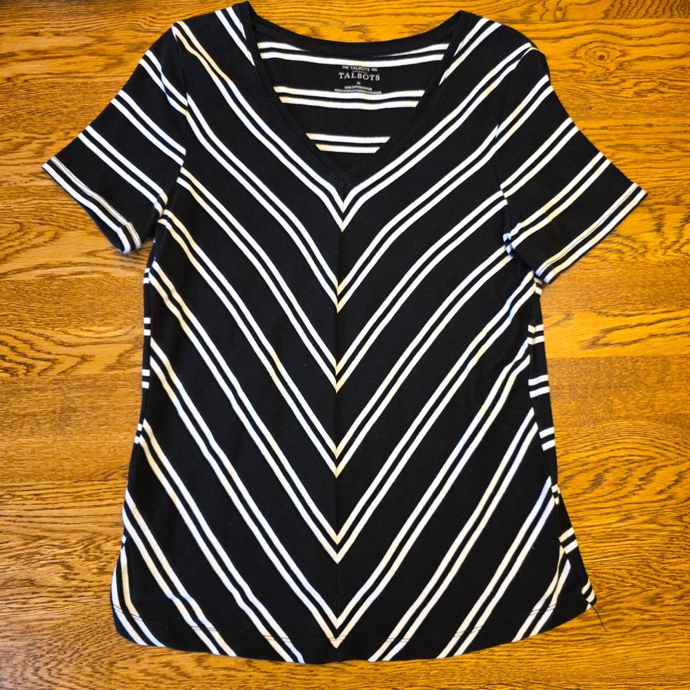 Talbots 100% Cotton M Black White Chevron Stripe V-Neck Short Sleeve Career Top - Picture 6 of 8
